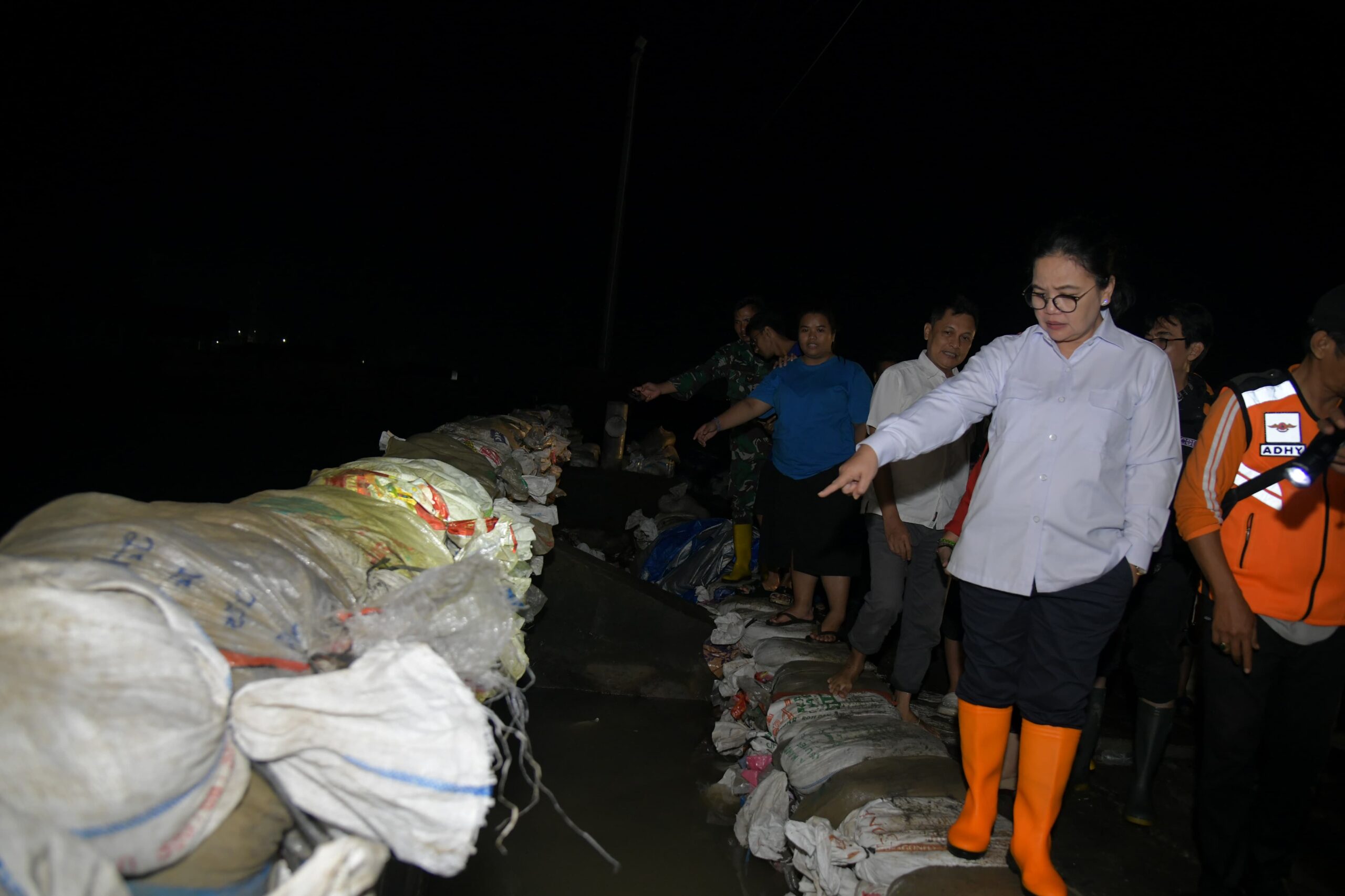 Wali Kota Semarang Tinjau Pagar Laut Jebol di Pelabuhan Tanjung Emas