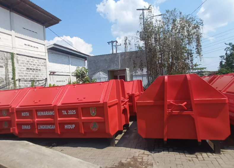 DLH Kota Semarang Tambah Armada dan Perbaiki Truk Sampah