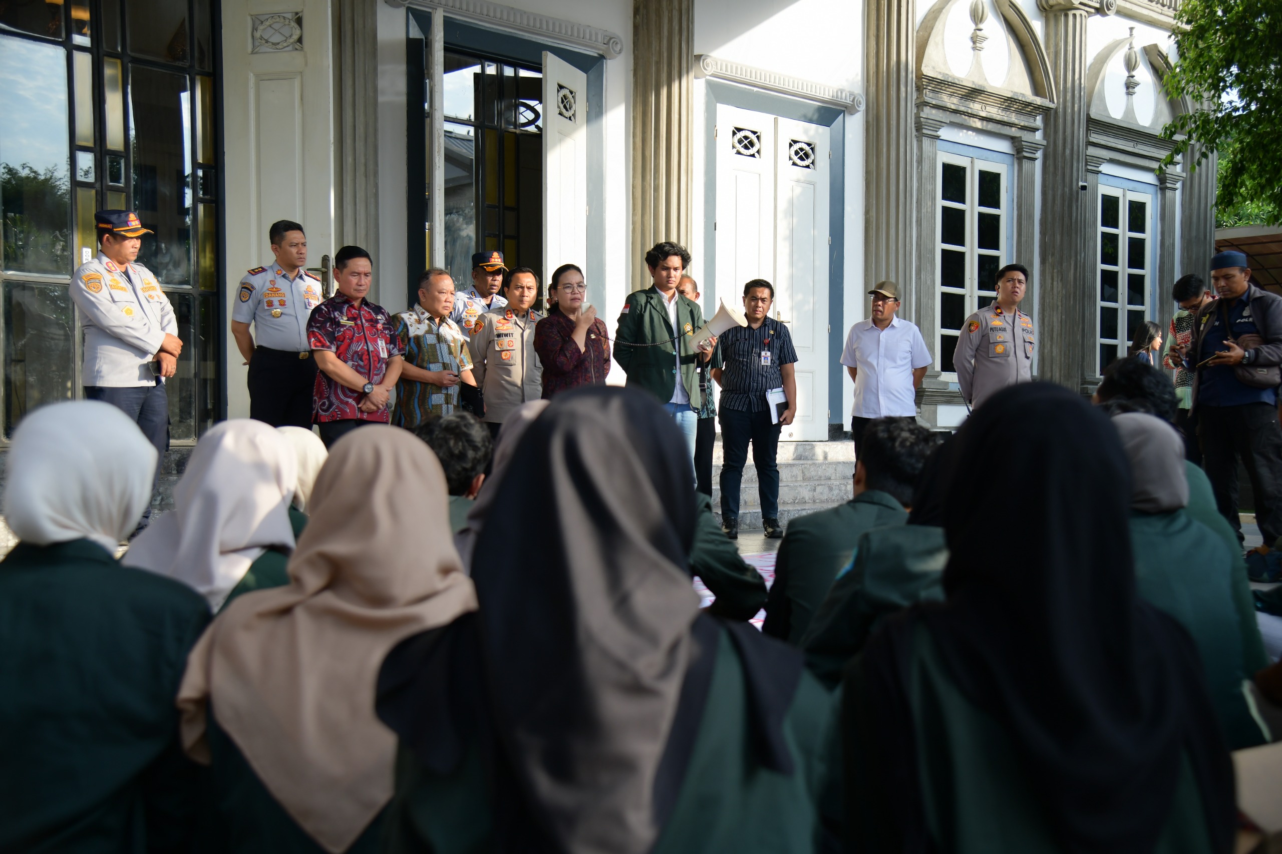 Turun dan Berdialog dengan Mahasiswa, Agustina, Wali kota Semarang Siap Selesaikan 9 PR Kota Semarang