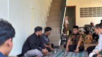 Wakil Wali Kota Semarang, Iswar Aminuddin mengunjungi rumah duka korban kecelakaan yang tertabrak Feeder Trans Semarang di Jalan Klipang Raya