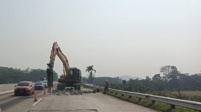 Pemeliharaan jalan tol Batang - Semarang