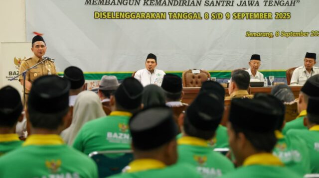 Wakil Gubernur Jawa Tengah Taj Yasin saat menghadiri pelatihan sinematografi untuk santri yang digelar Badan Amil Zakat Nasional (Baznas) Jawa Tengah. (dok Pemprov Jateng)