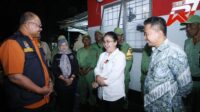 Wali Kota Semarang, Agustina Wilujeng Pramestuti saat pemantauan Siskamling di Poskamling RW 07 Kelurahan Bulu Lor, Kec. Semarang Utara. (dok Pemkot Semarang)