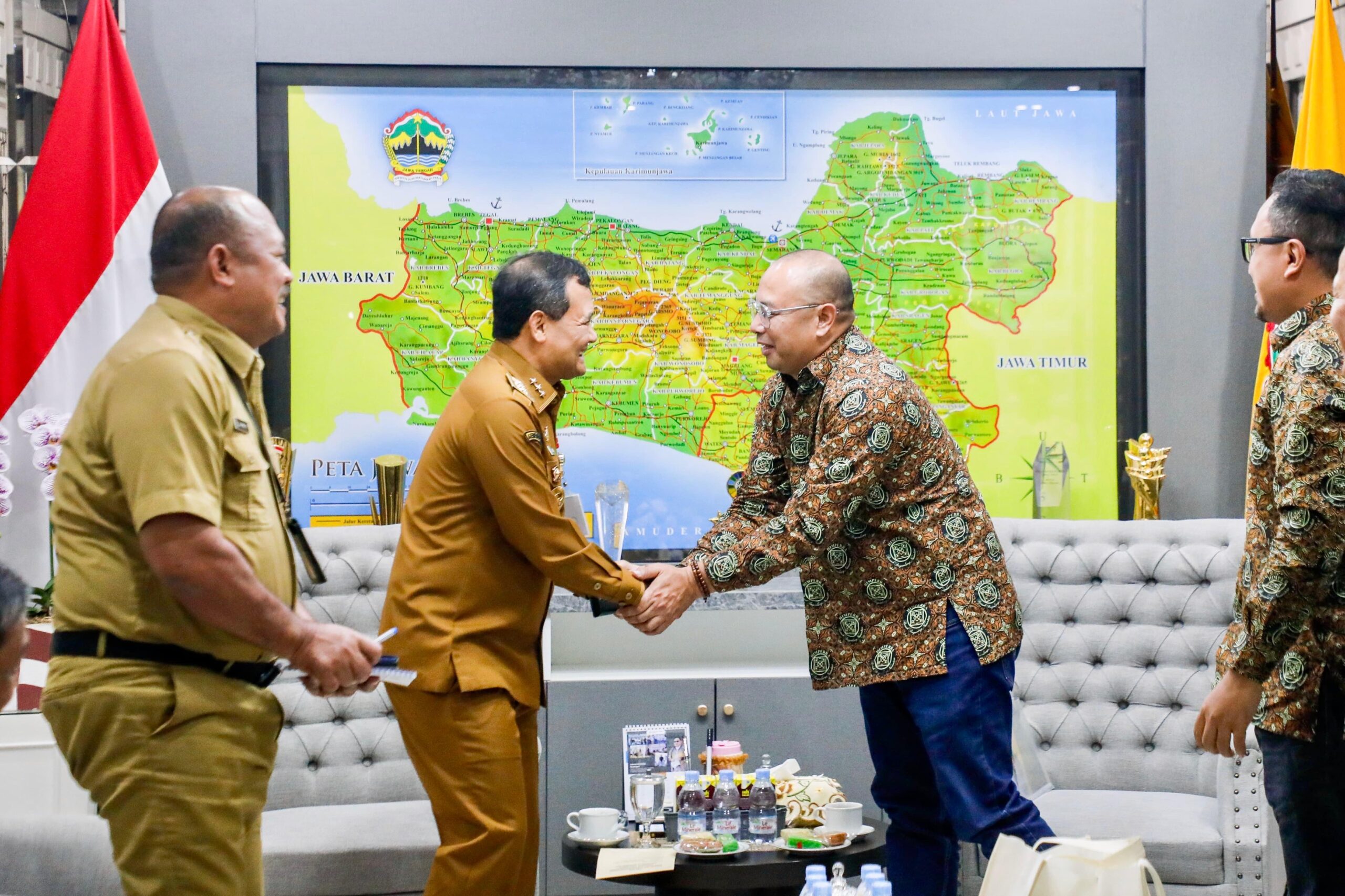 DPD Himperra Jateng melakukan audiensi dengan Gubernur Jawa Tengah di ruang kerjanya, Senin 15 September 2025. (dok Pemprov Jateng)