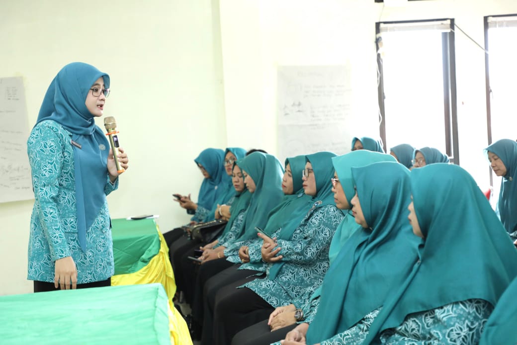 Tim Penggerak PKK Jawa Tengah saat menggelar kegiatan Pelatihan Penguatan Kelembagaan PKK di Sragen. (dok Pemprov Jateng)