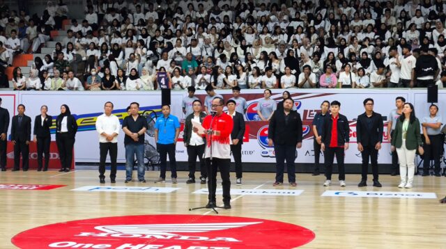 Wakil Wali Kota Semarang Iswar Aminuddin saat membuka acara Honda Developmental Basketball League (DBL) 2025-2026. (dok Pemkot Semarang)