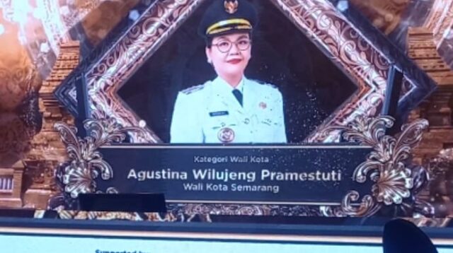 Wali Kota Semarang, Agustina Wilujeng Raih Penghargaan Pemimpin Perempuan Terpopuler. (dok Istimewa)