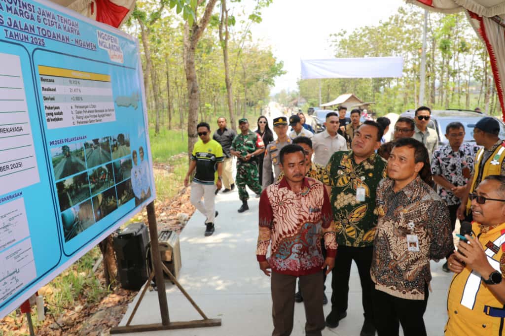 Gubernur Jateng Ahmad Luthfi Tinjau Perbaikan Jalan Todanan–Ngawen. (dok Pemprov Jateng)