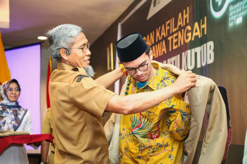 Sekretaris Daerah Provinsi Jawa Tengah, Sumarno memberangkatkan kafilah Jateng untuk berkompetisi pada Musabaqah Qiraatil Kutub (MQK) Nasional ke-8. (dok Pemprov Jateng)