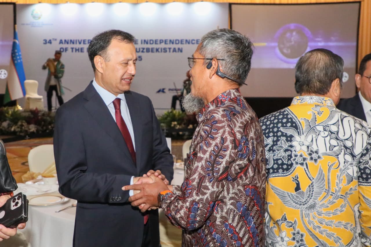 Kedubes Uzbekistan berkesempatan mengunjungi Pemerintah Provinsi Jateng untuk berdiskusi potensi dua wilayah. (dok Pemprov Jateng)