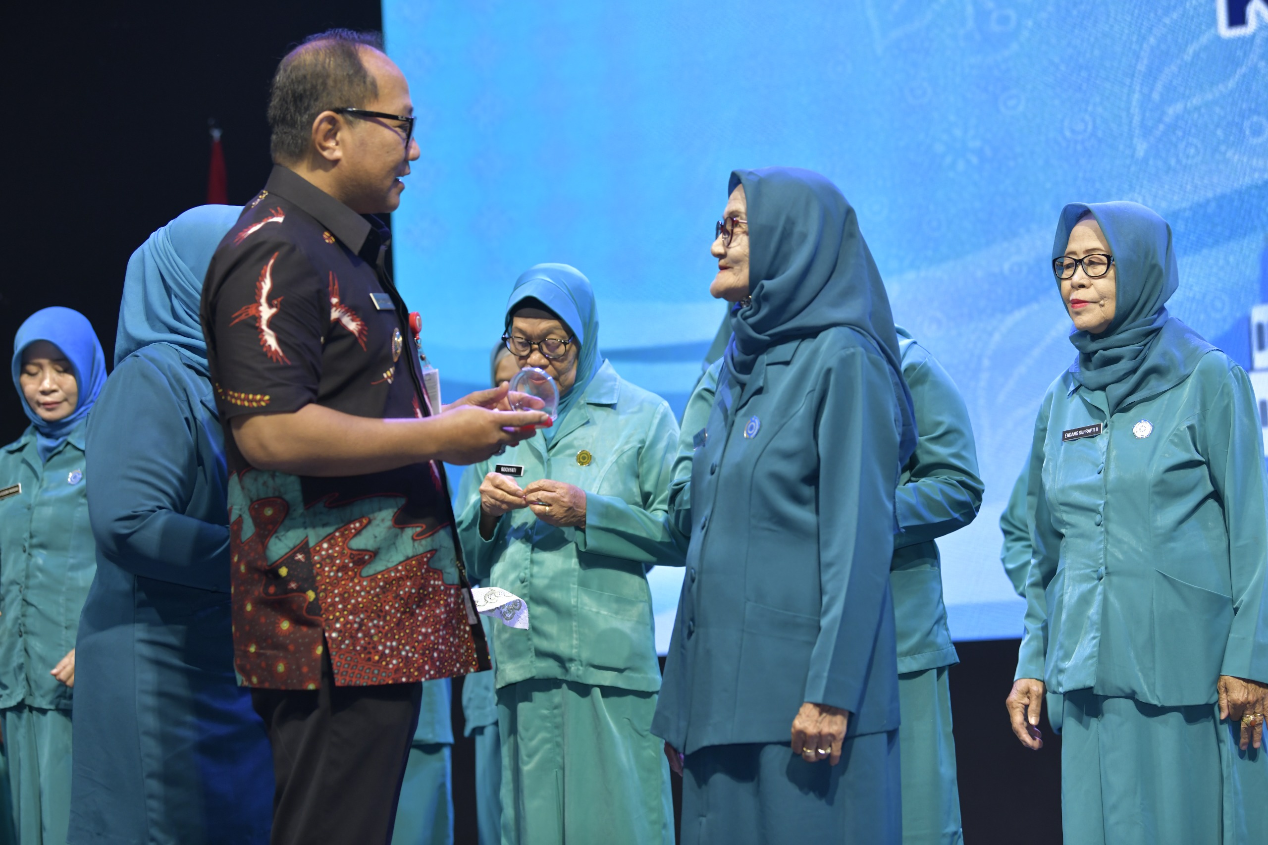 Wakil Wali Kota Semarang, Iswar Aminuddin, hadir sekaligus membuka acara Peringatan Hari Kesatuan Gerak PKK ke-53 tingkat Kota Semarang, di Gedung Taman Budaya Raden Saleh (TBRS), Jalan Sriwijaya, Semarang. (dok Pemkot Semarang)