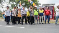 Gubernur Jawa Tengah Ahmad Luthfi saat meresmikan jalan Bumiayu-Salem pada Kamis (2/10/2025). (dok Pemprov Jateng)