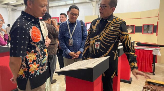 Ketua Komisi B DPRD Kota Semarang, Joko Widodo saat menghadiri pembukaan The Maritime Silk Road Exhibition di kawasan Kota Lama, Jumat (3/10/2025). (dok Istimewa)