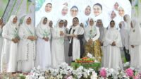 Wali Kota Semarang, Agustina Wilujeng saat menghadiri Pengajian Majelis Dzikir dan Waosan Burdah Jagagawang Aswaja Kota Semarang di Pondok Pesantren Al Ishlah, Mangkang Kulon, Sabtu (4/10/2025). (dok Pemkot Semarang)