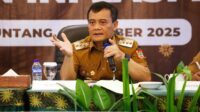 Gubernur Jawa Tengah,  Ahmad Luthfi saat  Rapat Koordinasi Tim Pengendalian Inflasi Daerah (TPID) di Tlogo, Tuntang, Kabupaten Semarang, pada Senin (6/10/2025). (dok Pemprov Jateng)