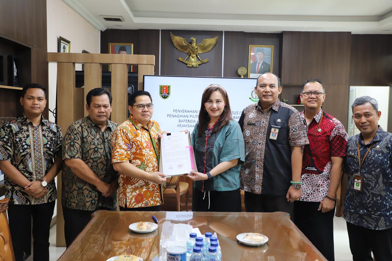 Penandatanganan kersama sama Bapenda dan Kejaksaan Kota Semarang dalam meningkatkan realisasi Pajak Bumi dan Bangunan (PBB). (dok Istimewa)