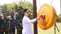 Wali Kota Semarang Agustina Wilujeng, membuka secara resmi Program TNI Manunggal Membangun Desa (TMMD). (dok Pemkot Semarang)