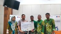 KAI Daop 4 Semarang serahkan bantuan TJSL mencakup bidang pendidikan, sosial, dan keagamaan. (dok KAI Daop 4 Semarang)