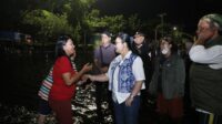 Wali Kota Semarang Agustina Wilujeng meninjau banjir di Kaligawe dan Muktiharjo Kidul untuk memastikan penanganan cepat dan kebutuhan warga terpenuhi. Wali Kota Semarang Agustina Wilujeng meninjau banjir di Kaligawe dan Muktiharjo Kidul untuk memastikan penanganan cepat dan kebutuhan warga terpenuhi.