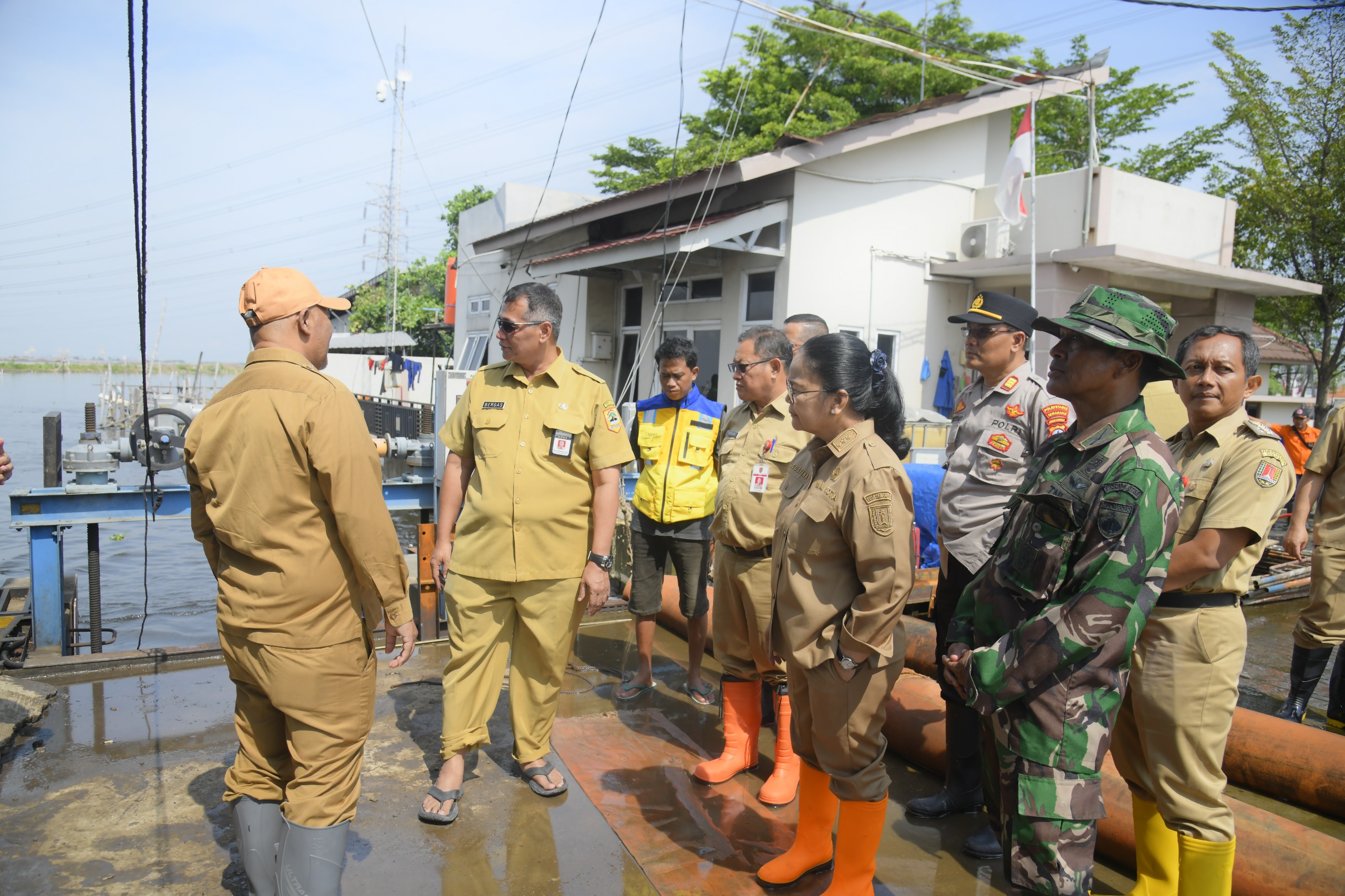 Pemkot Semarang percepat proyek Kolam Retensi Trimulyo dan Tanggul Laut untuk solusi banjir dan rob di kawasan timur kota.