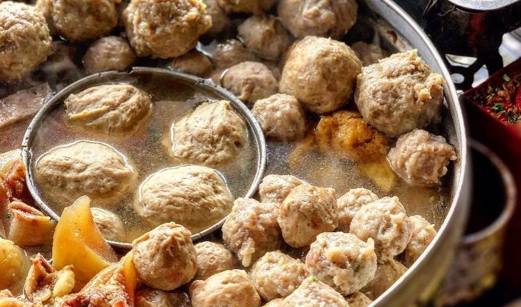 Rekomendasi bakso enak di Jogja, dari bakso urat legendaris hingga bakso jumbo unik yang wajib dicoba. Rekomendasi bakso enak di Jogja, dari bakso urat legendaris hingga bakso jumbo unik yang wajib dicoba.