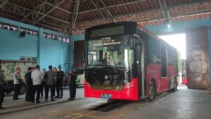 Wali kota Agustina Wilujeng Ajukan Persetujuan Pembiayaan Bus Listrik Satu Koridor tahun 2026 ke DPRD