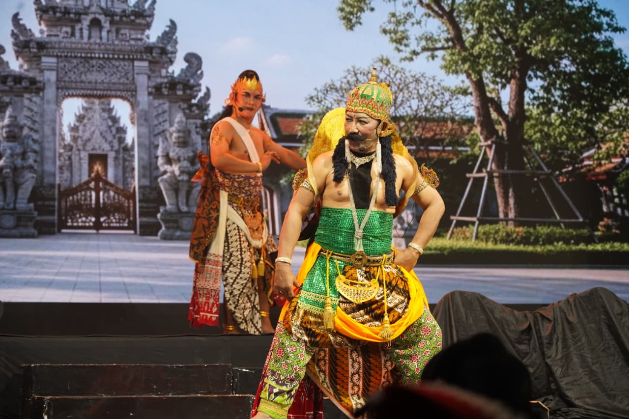 Festival Wayang Semesta di Simpang Lima Semarang hadir 7–8 November dengan rekayasa lalu lintas, UMKM, dan kolaborasi seni lintas generasi. Festival Wayang Semesta di Simpang Lima Semarang hadir 7–8 November dengan rekayasa lalu lintas, UMKM, dan kolaborasi seni lintas generasi.