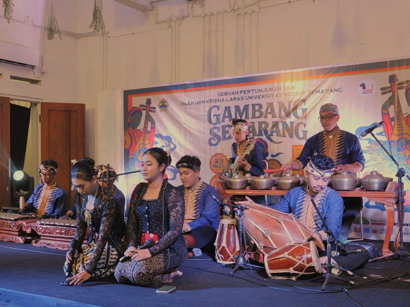 Penampilan Gambang semarang oleh UKM Kridha Laras Universotas Negeri Semarang