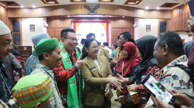 Perkuat Toleransi, Wali Kota Semarang, Agustina Wilujeng Berangkatkan 105 Peserta Perjalanan Keagamaan