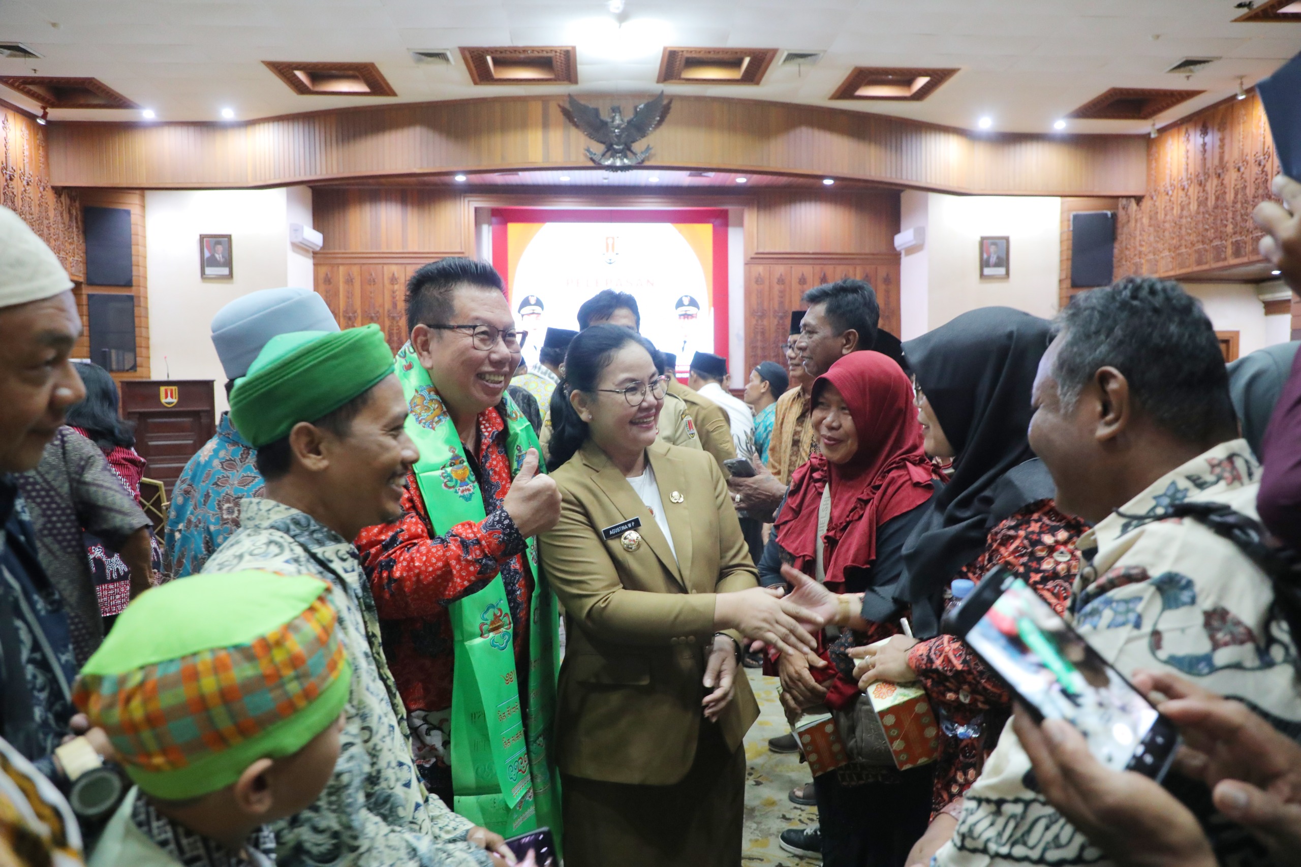 Perkuat Toleransi, Wali Kota Semarang, Agustina Wilujeng Berangkatkan 105 Peserta Perjalanan Keagamaan