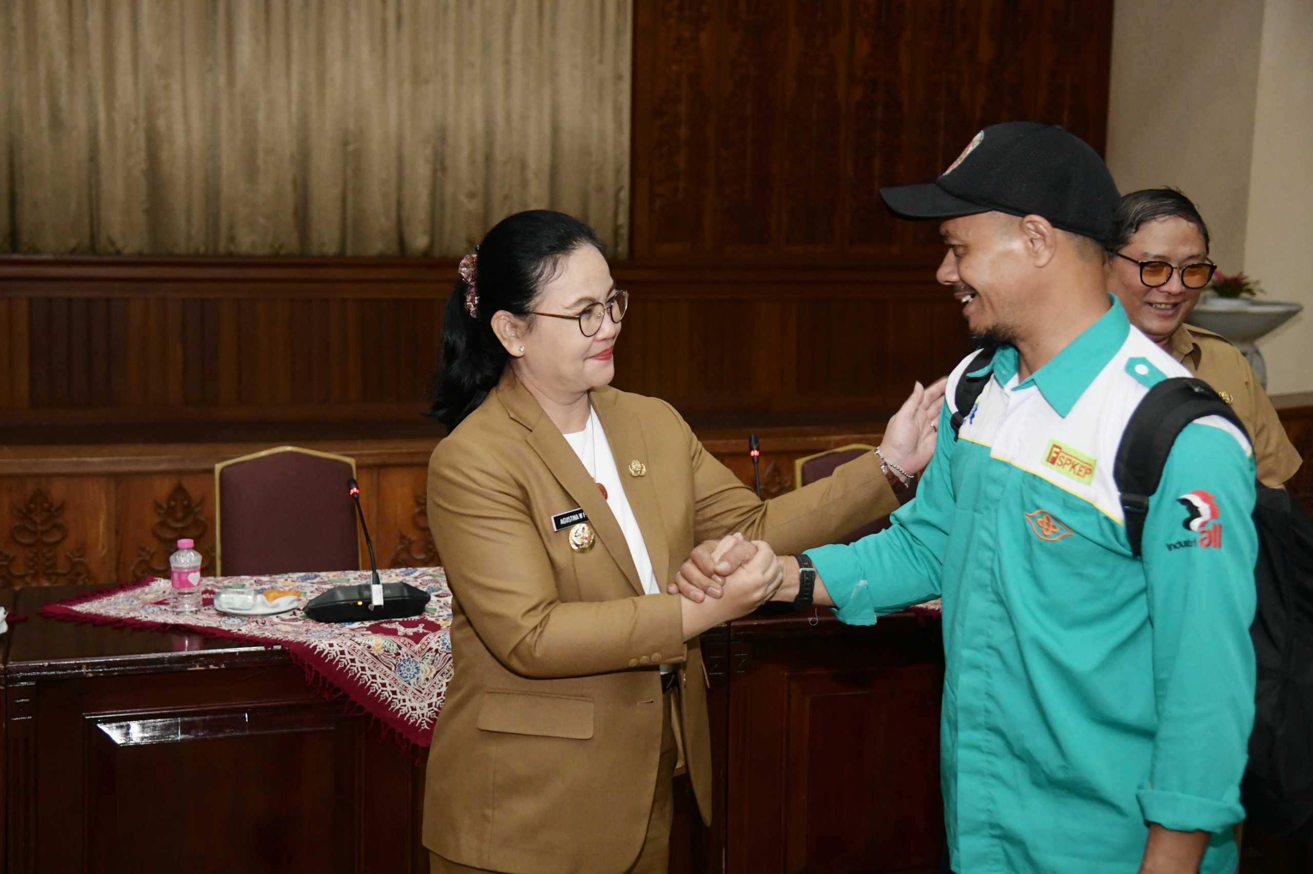 Terima Perwakilan Buruh, Wali kota Agustina Tegaskan Komitmen Perjuangkan Kenaikan UMR–UMSK 2026