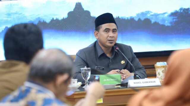 Taj Yasin Pastikan Insentif Guru Non ASN Jateng Berlanjut Hingga 2026