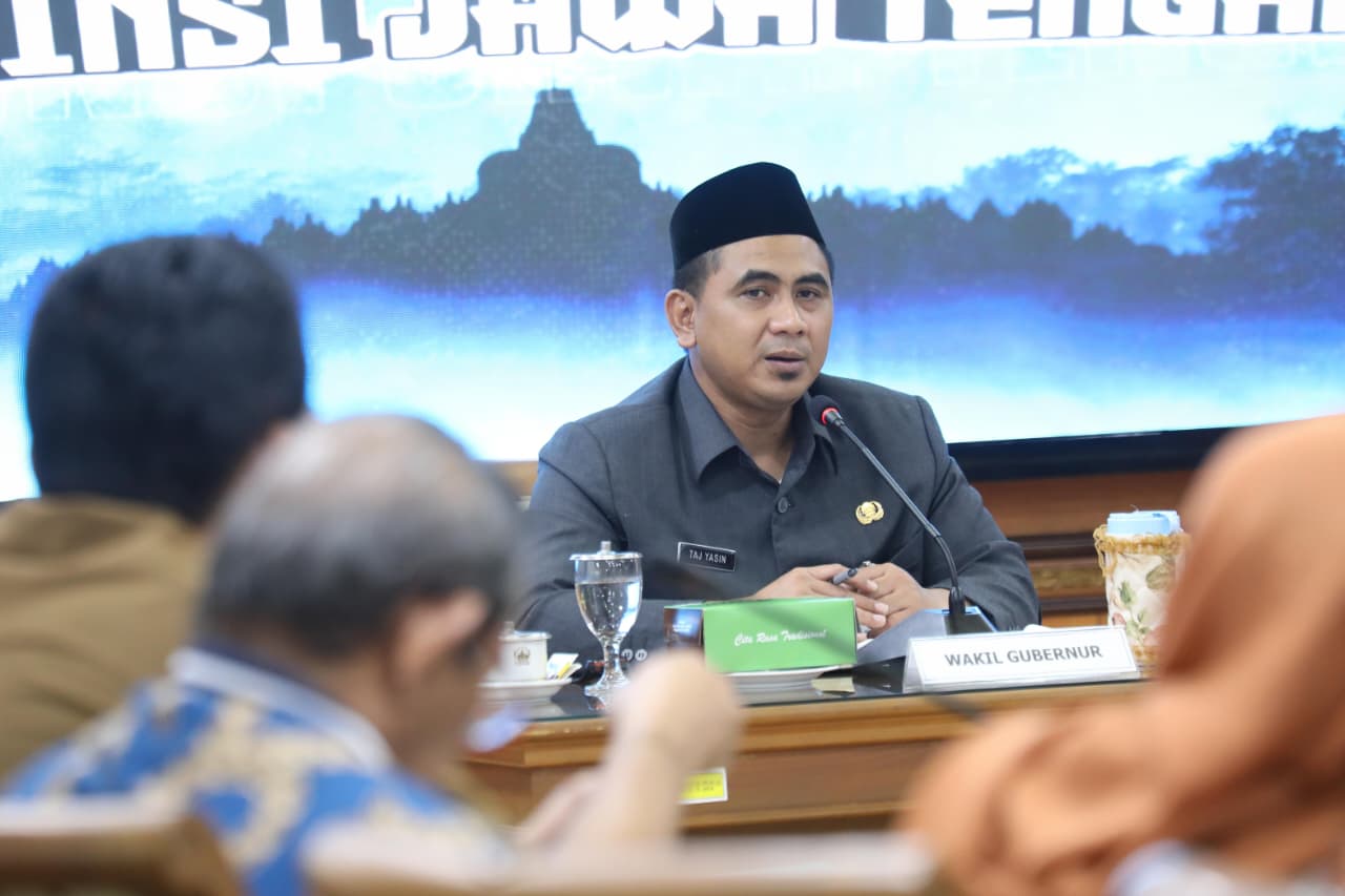 Taj Yasin Pastikan Insentif Guru Non ASN Jateng Berlanjut Hingga 2026 Taj Yasin Pastikan Insentif Guru Non ASN Jateng Berlanjut Hingga 2026