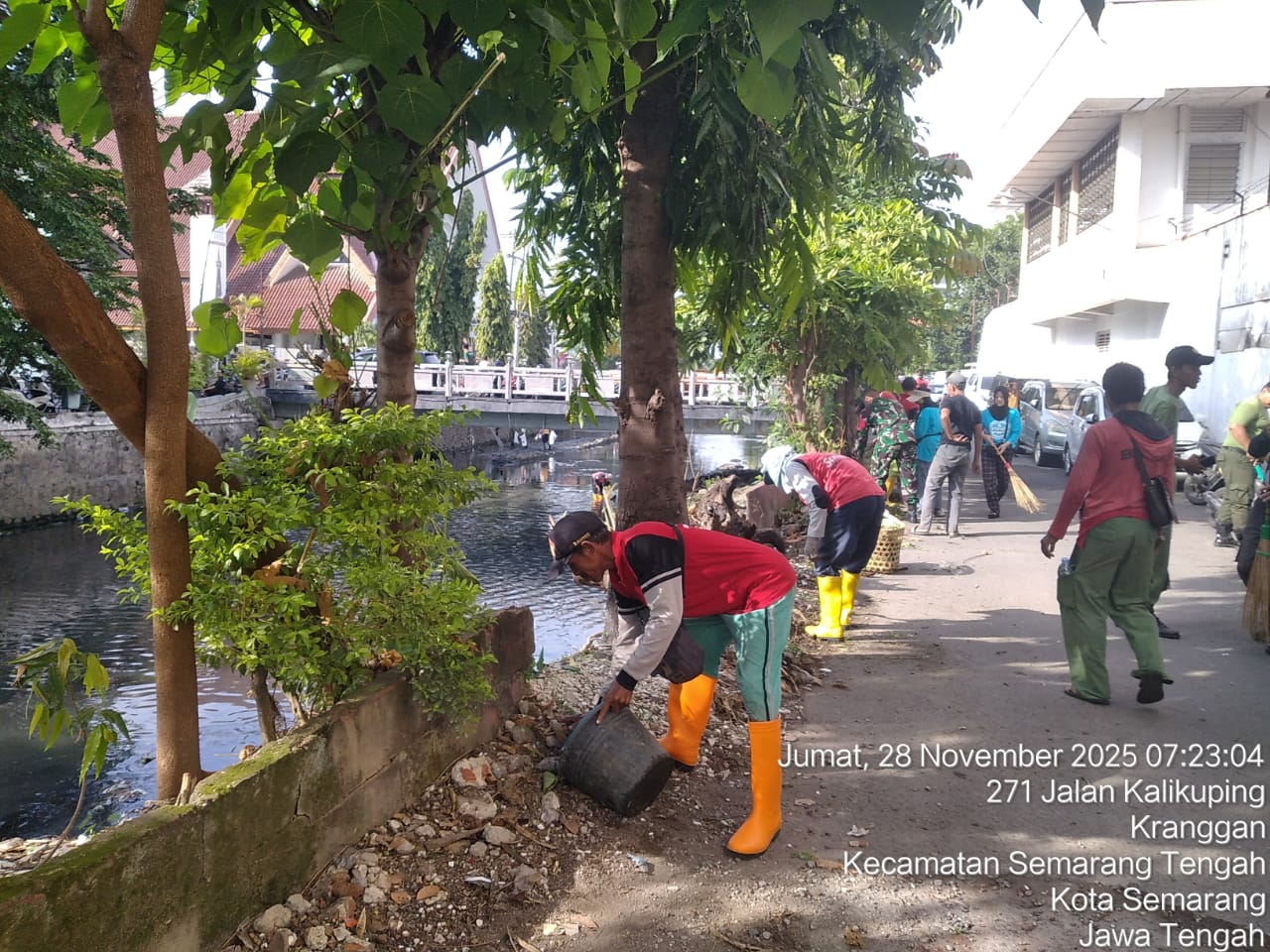 Pemkot Semarang Resik-resik Kali Semarang Pemkot Semarang Resik-resik Kali Semarang