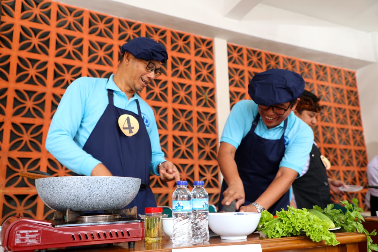 Serunya Adu Wajan DWP Diskominfo Jateng, Koki Dadakan Berdaster Curi Perhatian Juri Serunya Adu Wajan DWP Diskominfo Jateng, Koki Dadakan Berdaster Curi Perhatian Juri