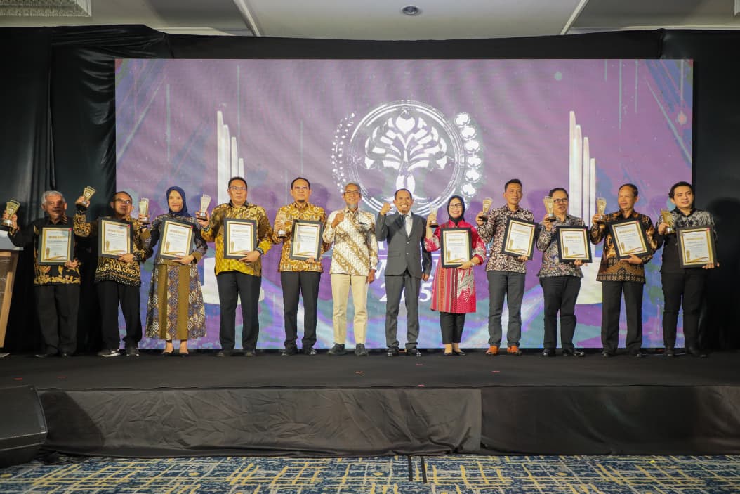 Berdedikasi dan Menginspirasi, 33 ASN di Jateng Raih Abdi Nagari Award Berdedikasi dan Menginspirasi, 33 ASN di Jateng Raih Abdi Nagari Award