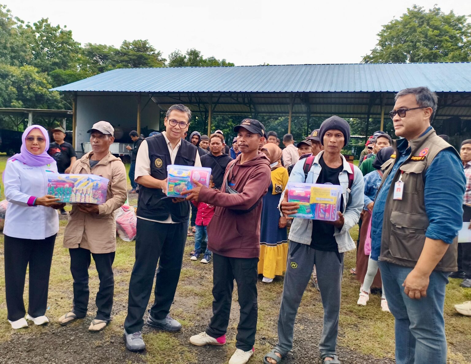 Pemprov Jateng Pulangkan 100 Warga Terdampak Banjir Sumatera Pemprov Jateng Pulangkan 100 Warga Terdampak Banjir Sumatera