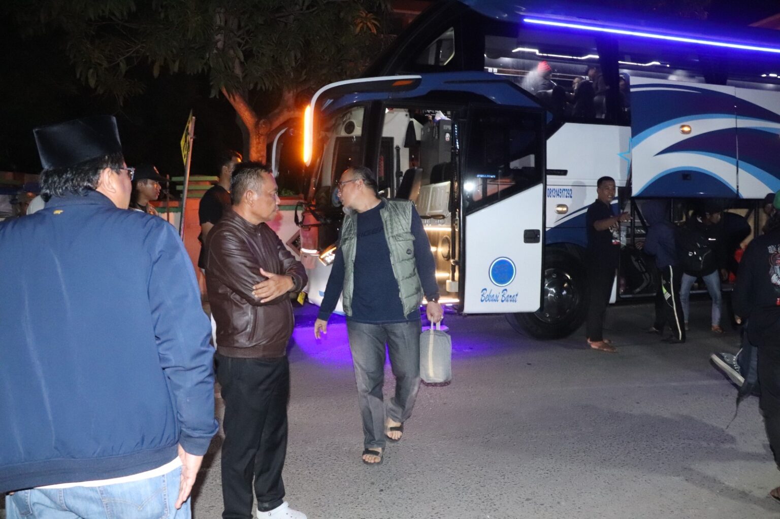 Tiga Pekan di Pengungsian, 34 Warga Brebes Pulang dengan Selamat Tiga Pekan di Pengungsian, 34 Warga Brebes Pulang dengan Selamat