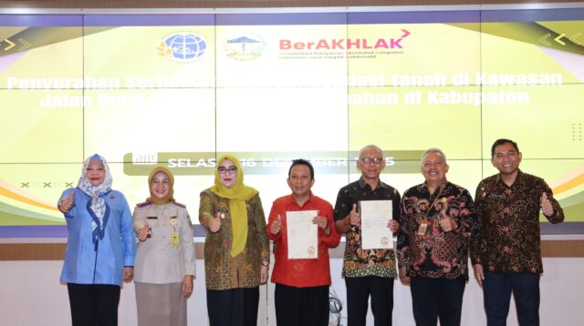 Banyumas Terbitkan 100 Sertifikat Hasil Konsolidasi Tanah