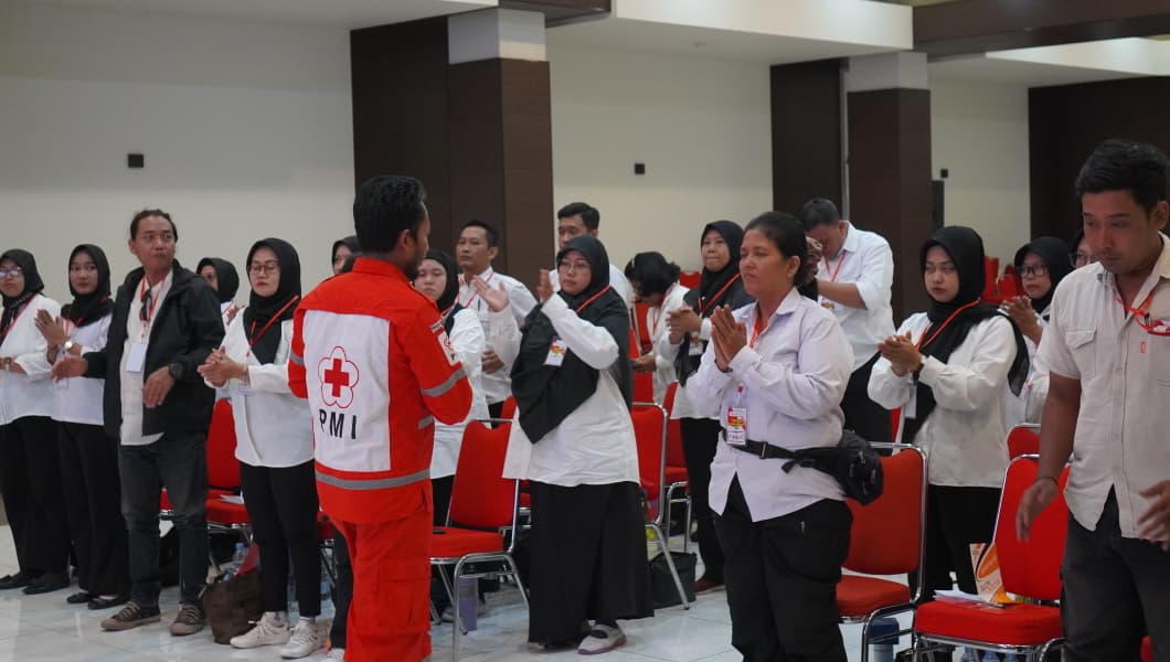 PMI Semarang gelar orientasi TSR, 35 peserta dari berbagai profesi dibekali materi kepalangmerahan dan relawan. PMI Semarang gelar orientasi TSR, 35 peserta dari berbagai profesi dibekali materi kepalangmerahan dan relawan.