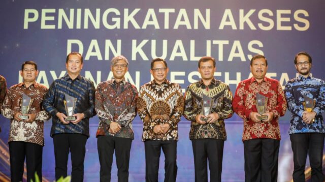 Pemprov Jawa Tengah raih penghargaan layanan kesehatan terbaik 2025 berkat program Speling dan cek kesehatan gratis.