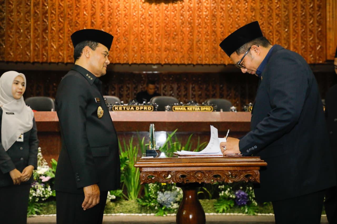 DPRD dan Pemprov Jateng Tandatangani KUA-PPAS 2026, Anggaran Lebih Efisien DPRD dan Pemprov Jateng Tandatangani KUA-PPAS 2026, Anggaran Lebih Efisien