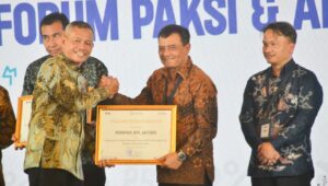 Komitmen Ciptakan Birokrasi yang Bersih, Gubernur Ahmad Luthfi Raih Dua Penghargaan dari KPK