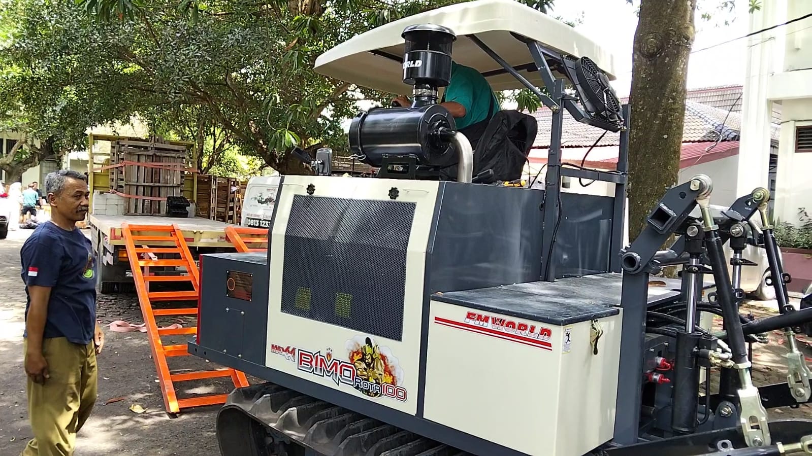 Dukung Ketahanan Pangan, Petani Magelang Dibantu Ratusan Alsintan Modern