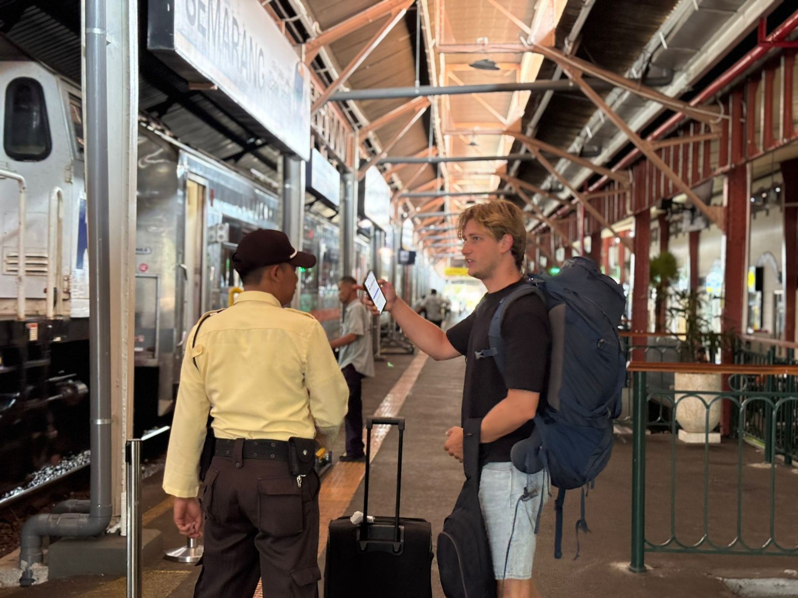 Wisman Makin Memilih Kereta Api: 28 Ribu Turis Gunakan KA dari Semarang Wisman Makin Memilih Kereta Api: 28 Ribu Turis Gunakan KA dari Semarang