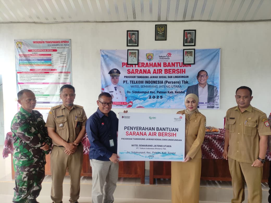 Bupati Kendal Serahkan Bantuan CSR Telkom untuk Pembangunan Bak Air Bersih di Desa Sidokumpul Bupati Kendal Serahkan Bantuan CSR Telkom untuk Pembangunan Bak Air Bersih di Desa Sidokumpul