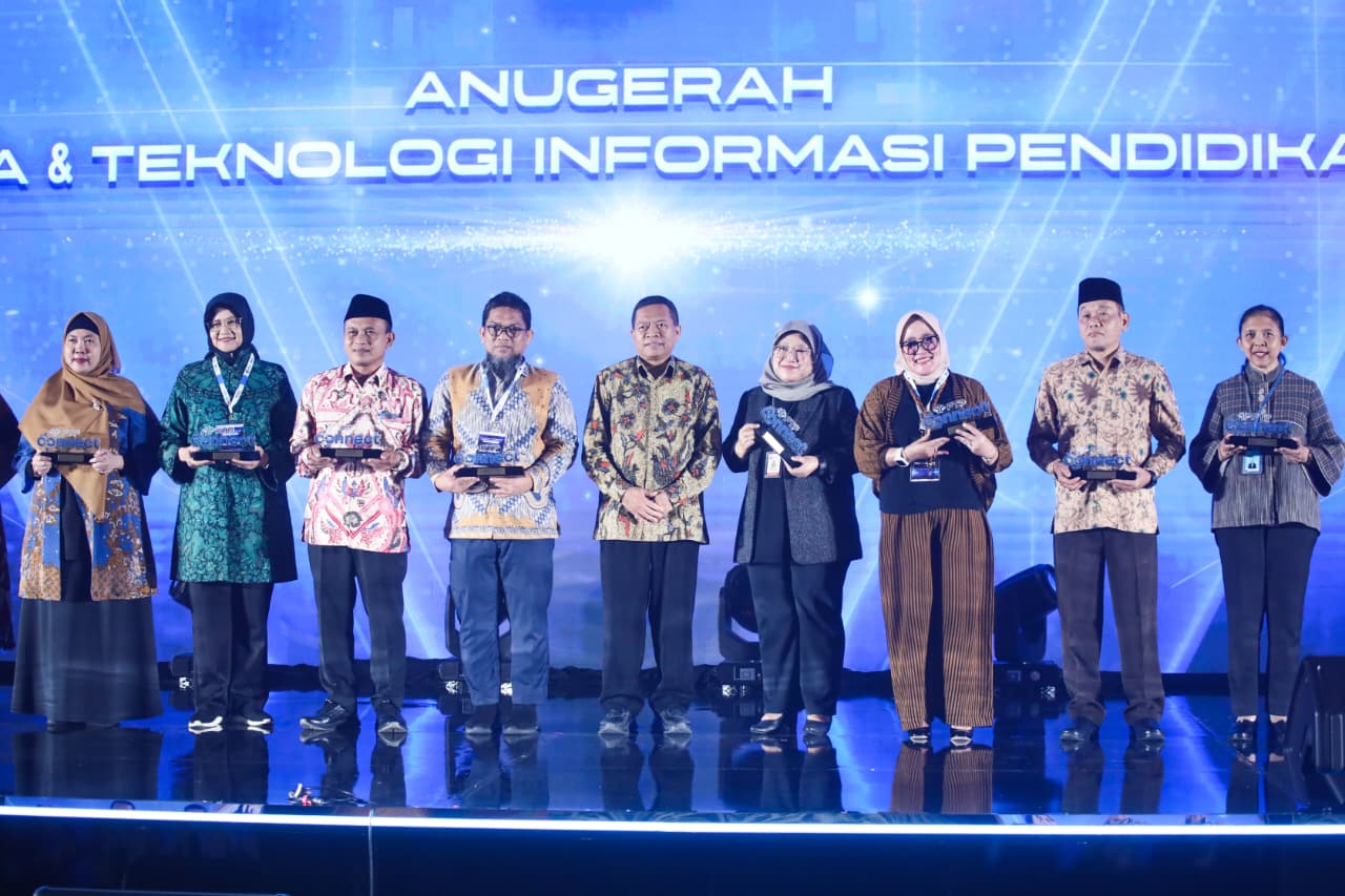 Jateng Borong Anugerah Data Pendidikan 2025, Diapresiasi atas Pemanfaatan Data yang Konsisten Jateng Borong Anugerah Data Pendidikan 2025, Diapresiasi atas Pemanfaatan Data yang Konsisten
