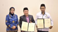 Wujudkan Program Kendal Cerdas, Bupati Kendal Kembali Berikan Bantuan Beasiswa