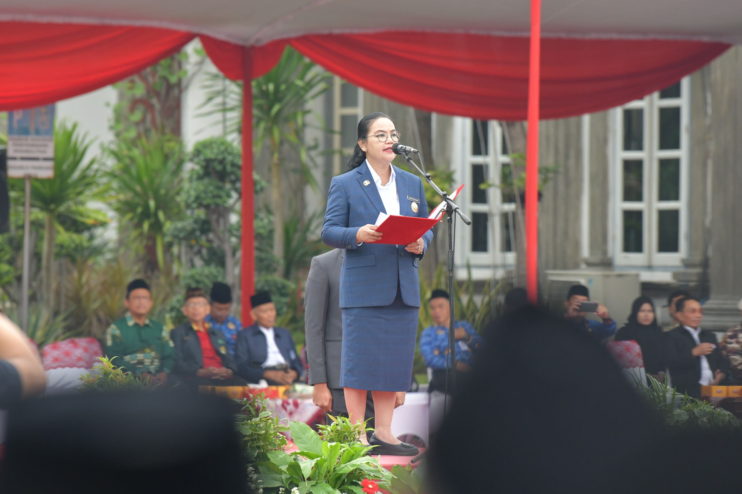 Wali Kota Semarang, Agustina Wilujeng Ajak Warga Maknai Bela Negara Melalui Aksi Solidaritas Kemanusiaan Wali Kota Semarang, Agustina Wilujeng Ajak Warga Maknai Bela Negara Melalui Aksi Solidaritas Kemanusiaan