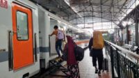 Penumpang Gunakan Moda Kereta Api di H-2 Hari Raya Natal 2025 Penumpang Gunakan Moda Kereta Api di H-2 Hari Raya Natal 2025